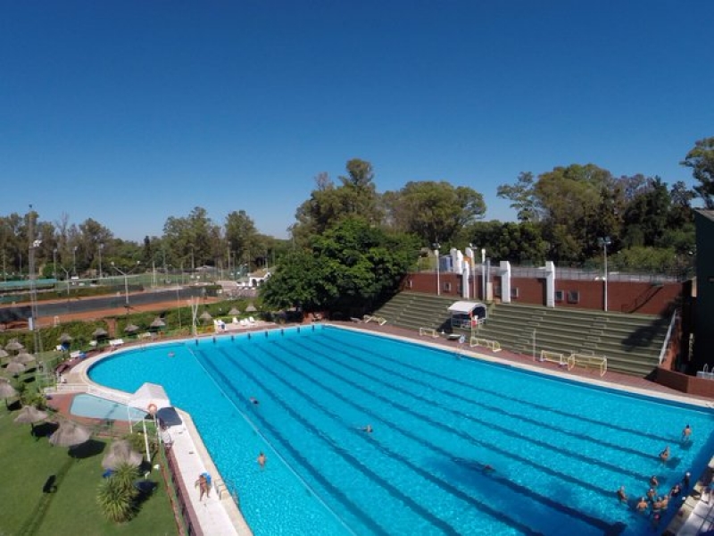 Bordes de pileta para el club Gimnasia y Esgrima de Rosario, sede Parque